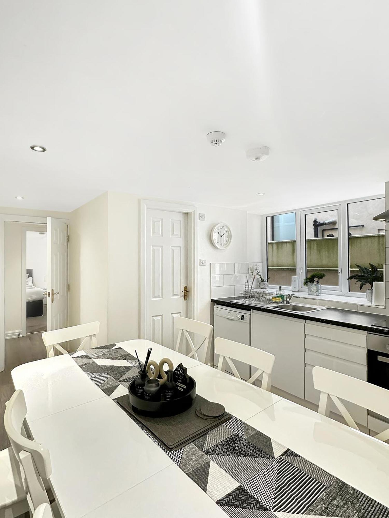 Granada Apartments Queen's Promenade Blackpool Bagian luar foto