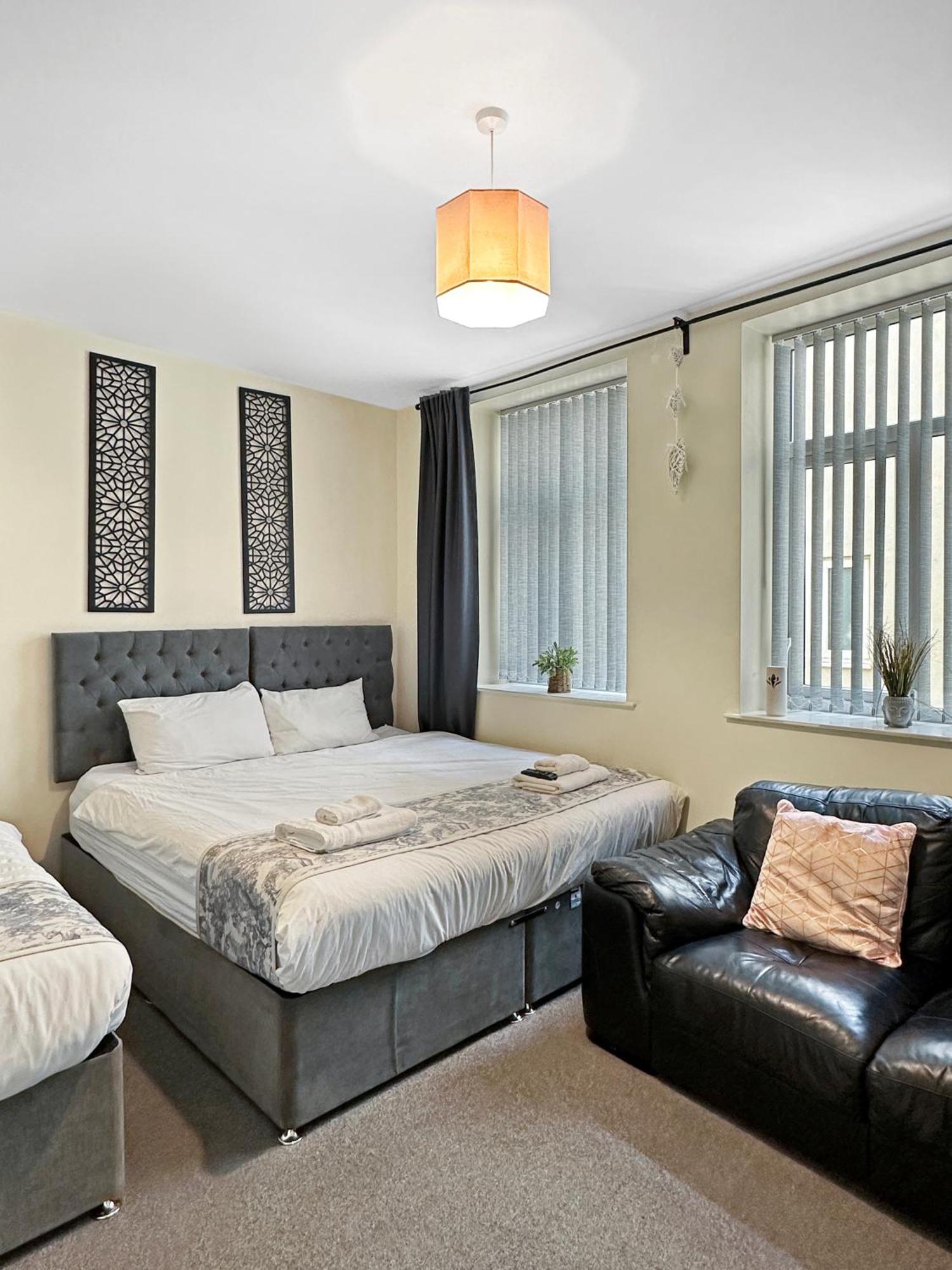 Granada Apartments Queen's Promenade Blackpool Bagian luar foto