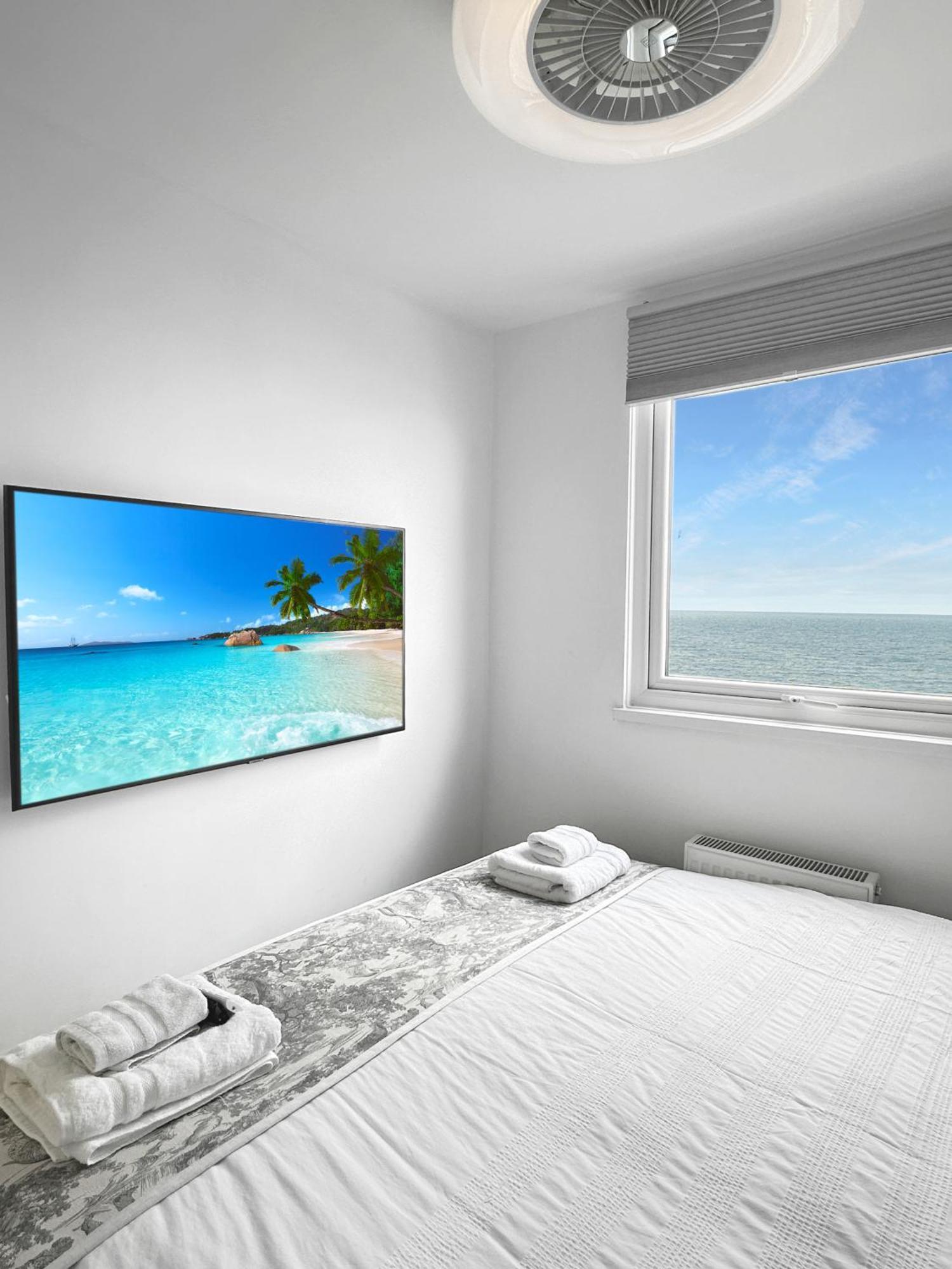 Granada Apartments Queen's Promenade Blackpool Bagian luar foto
