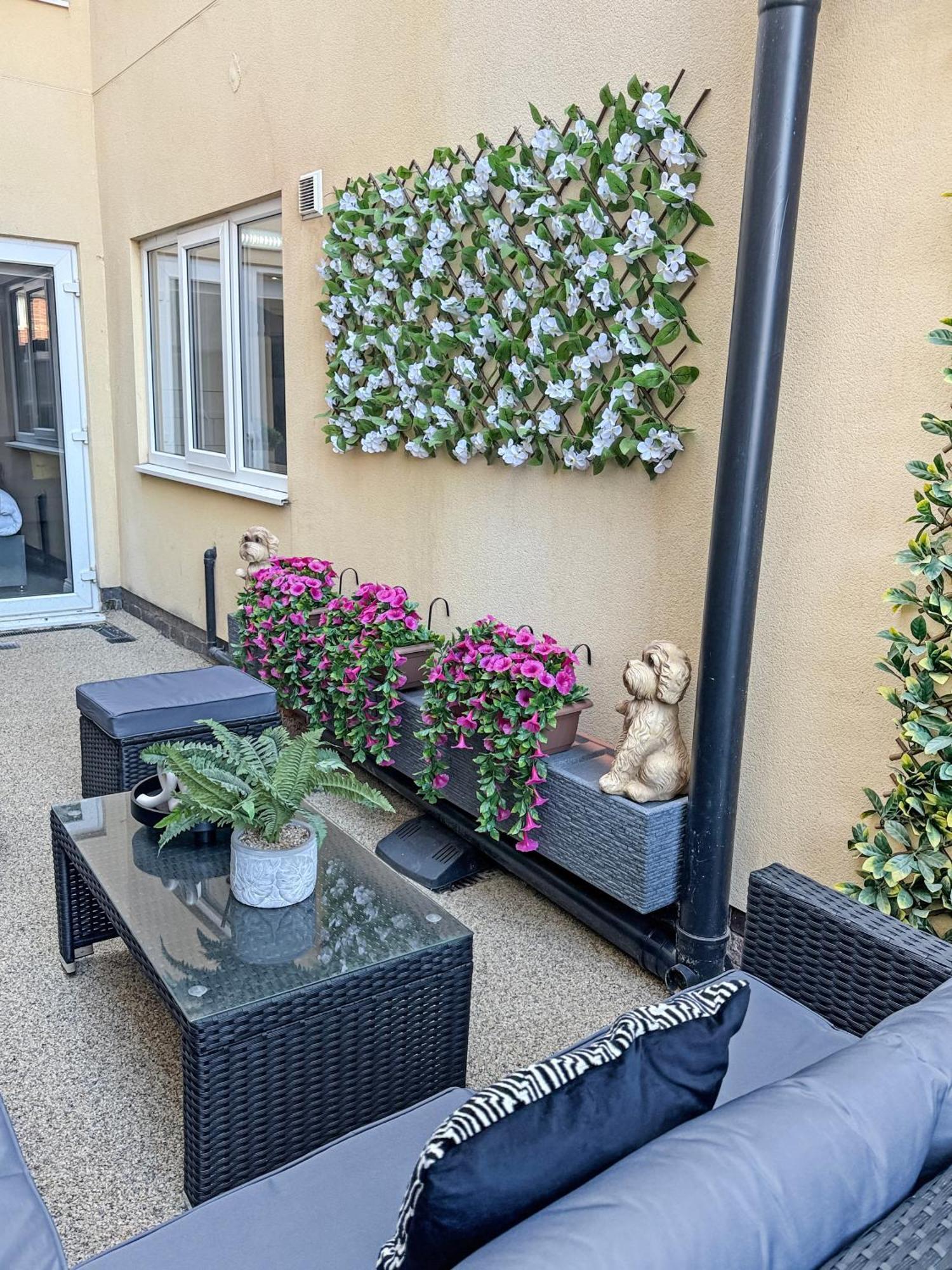 Granada Apartments Queen's Promenade Blackpool Bagian luar foto
